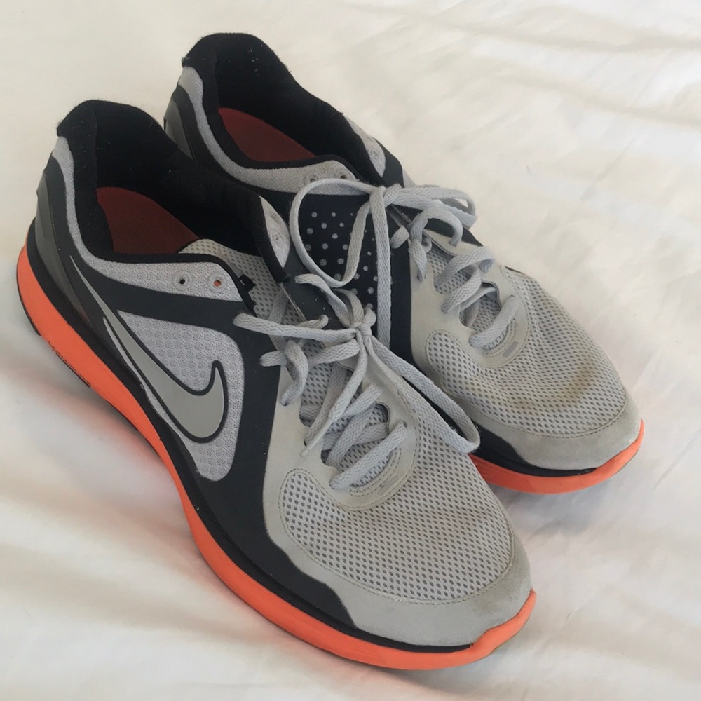 Men’s size 13 Nike running shoes